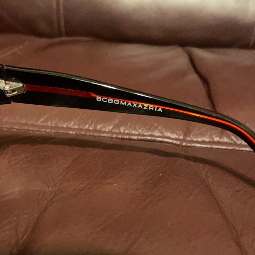 Black BCBG Max Azria sunglasses w/ red accents - Picture 11 of 16